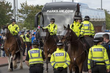 Celtic-supporter 10 maanden de bak in na neerslaan politiepaarden