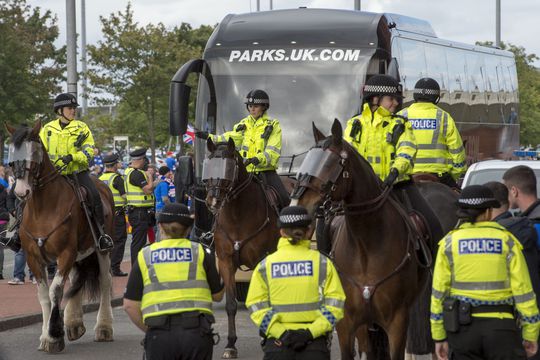 Celtic-supporter 10 maanden de bak in na neerslaan politiepaarden