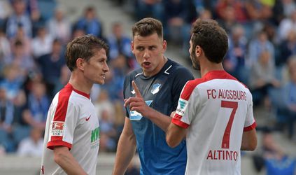 Wolfsburg in gesprek met Augsburg over Verhaegh