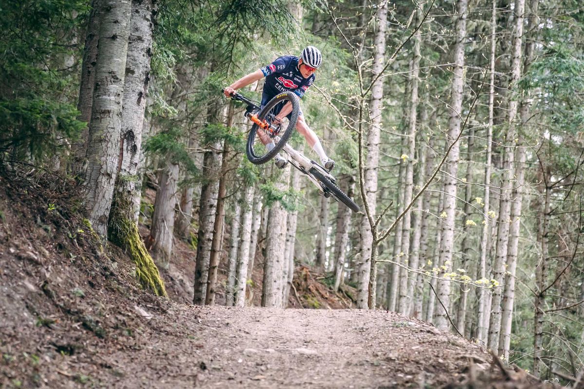 Mathieu van der Poel 4 dagen voor zijn olympische MTB-race op weg naar Tokio