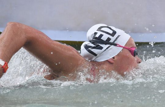 Meteen goud voor Van Rouwendaal bij eerste open water-race