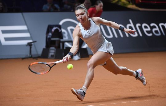 Vandeweghe verrast in Stuttgart en schakelt nummer 1 Halep uit