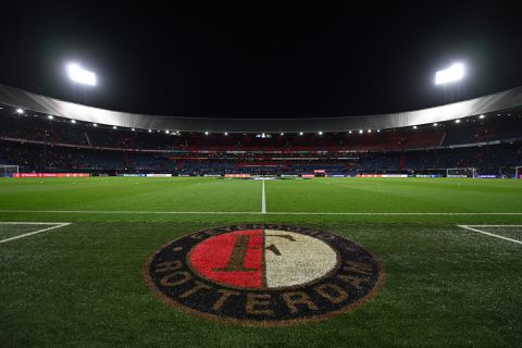 Supporters Feyenoord doen oproep: 'Tijd voor frisse wind zonder achterkamertjespolitiek'