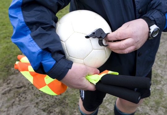 Amateurderby in Helmond loopt uit de hand: scheids tegen de vlakte gewerkt