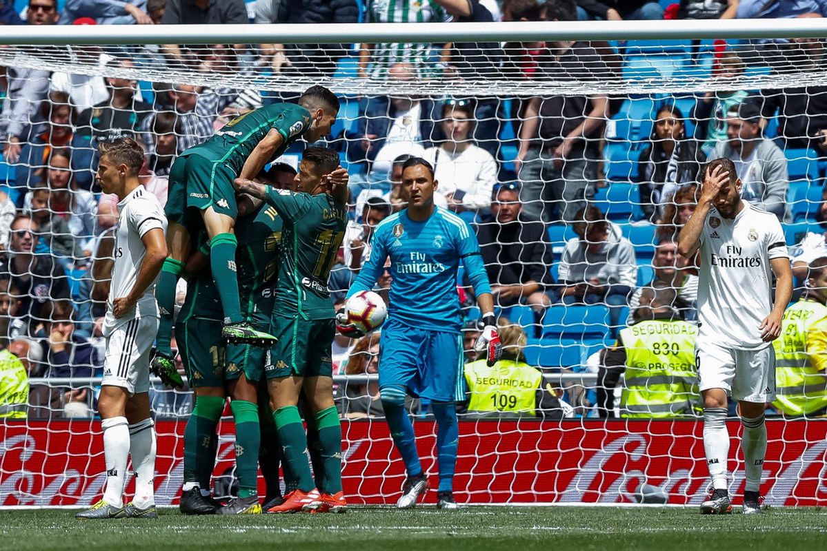 Petje af voor Real Betis: de enige ploeg in Spanje die van de hele top-3 won (video's)