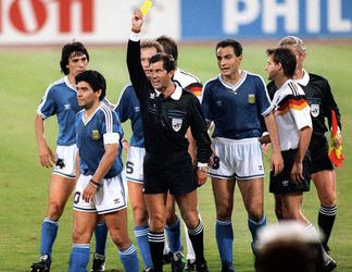 Scheidsrechter WK-finale 1990: ‘Ik had Maradona al tijdens het volkslied rood kunnen geven’