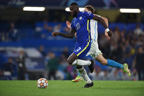 Chelsea-stopper Antonio Rüdiger niet blij met snelheid op FIFA22-kaart: 'Kom op zeg!'