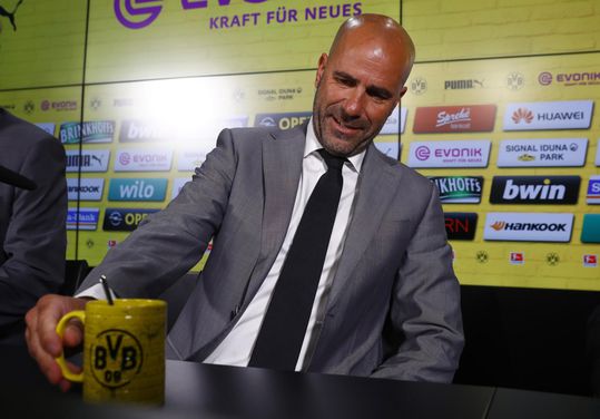 Bosz gepresenteerd bij Dortmund: 'Ik had gedacht bij Ajax te blijven, maar het is snel gegaan'