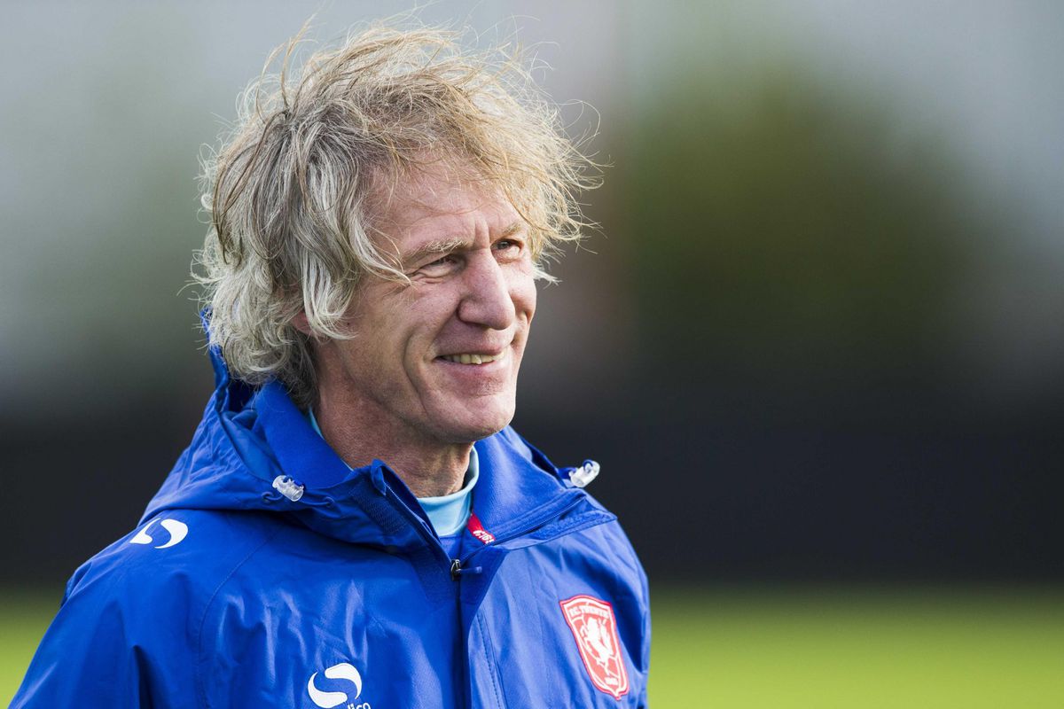 Verbeek gaat vriendschappelijk potje ballen met Twente in en tegen Wolfsburg