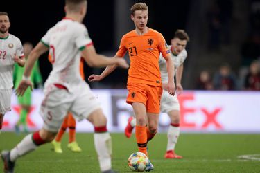 Frenkie de Jong totaal niet onder de indruk: 'Soms het gevoel dat het te makkelijk gemaakt wordt'