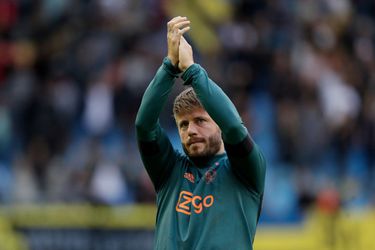 Mooi gebaar! Ajax eert Lasse Schöne voor wedstrijd tegen NEC