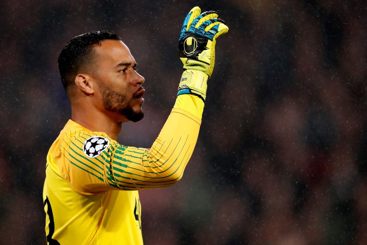 Tottenham Hotspur laat Michel Vorm na 5 seizoenen en 47 duels gratis gaan