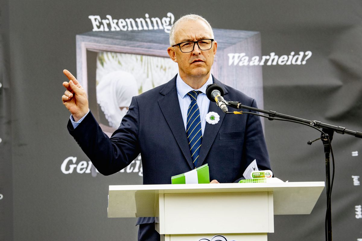 Burgemeester Aboutaleb boos op 'fans' van Feyenoord: 'Ik schrik er enorm van'