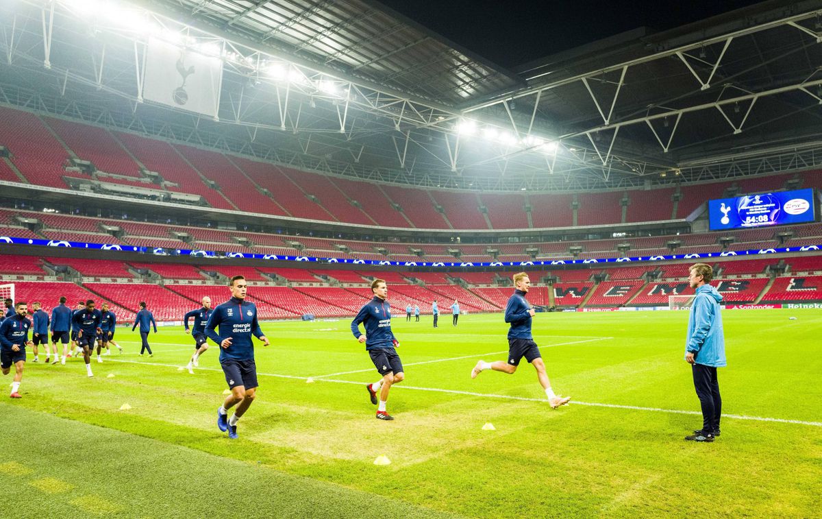 Waarom het gras van Wembley nu 'het heilige knollenveld' heet