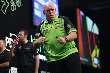 🎥​ | Michael van Gerwen na zege op Rob Cross al zeker van knock-outfase Grand Slam of Darts