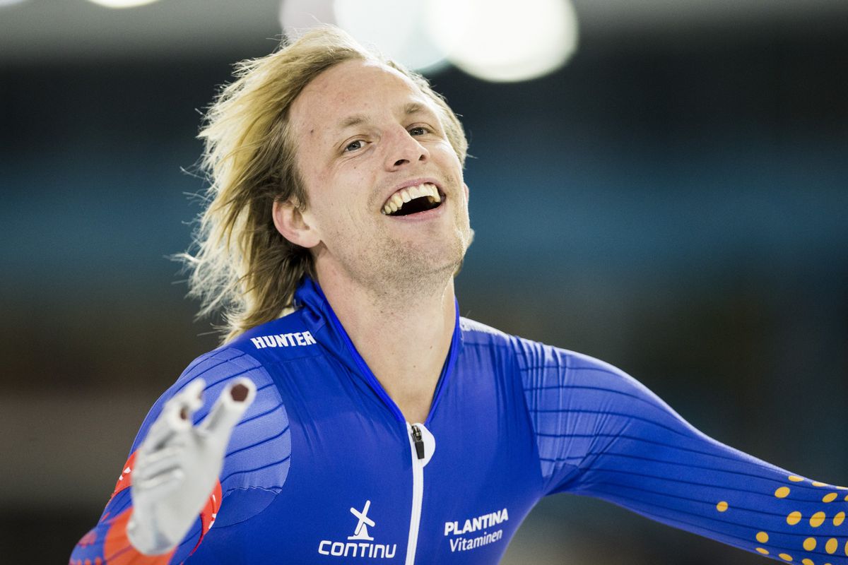 Magistrale Mulder wint eerste 500 meter WK sprint in Calgary
