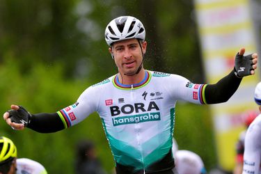 🎥 | Peter Sagan wint de sprint, Rohan Dennis behoudt leiding in Ronde van Romandië