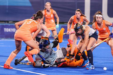 Hockeysters winnen moeizaam van olympisch kampioen Groot-Brittannië
