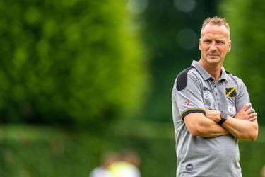 NAC Breda benoemt Edwin de Graaf tot hoofdtrainer na vertrek Maurice Steijn