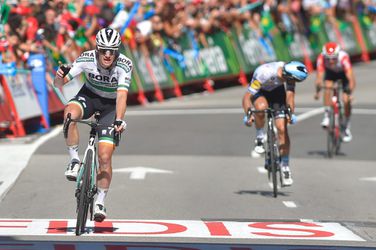 Bennett omzeilt valpartij en pakt zijn 2e etappe in de Vuelta