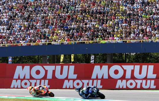 Viñales wint MotoGP-race TT Assen, Márquez moet het doen met 2e plaats