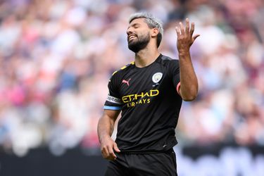 📸 | Sergio Aguëro rijdt voorkant van z'n dikke Range Rover volledig de vernieling in