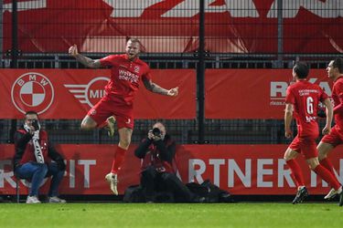Almere City in extremis langs De Graafschap in matige KKD-topper