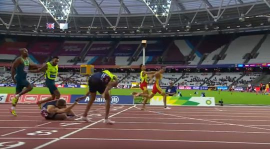 WTF! Spaanse paralympiër pakt goud dankzij wazige valpartij vlak voor finish