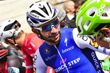 Gaviria klopt Sagan in sprint zesde etappe Tirreno (video)