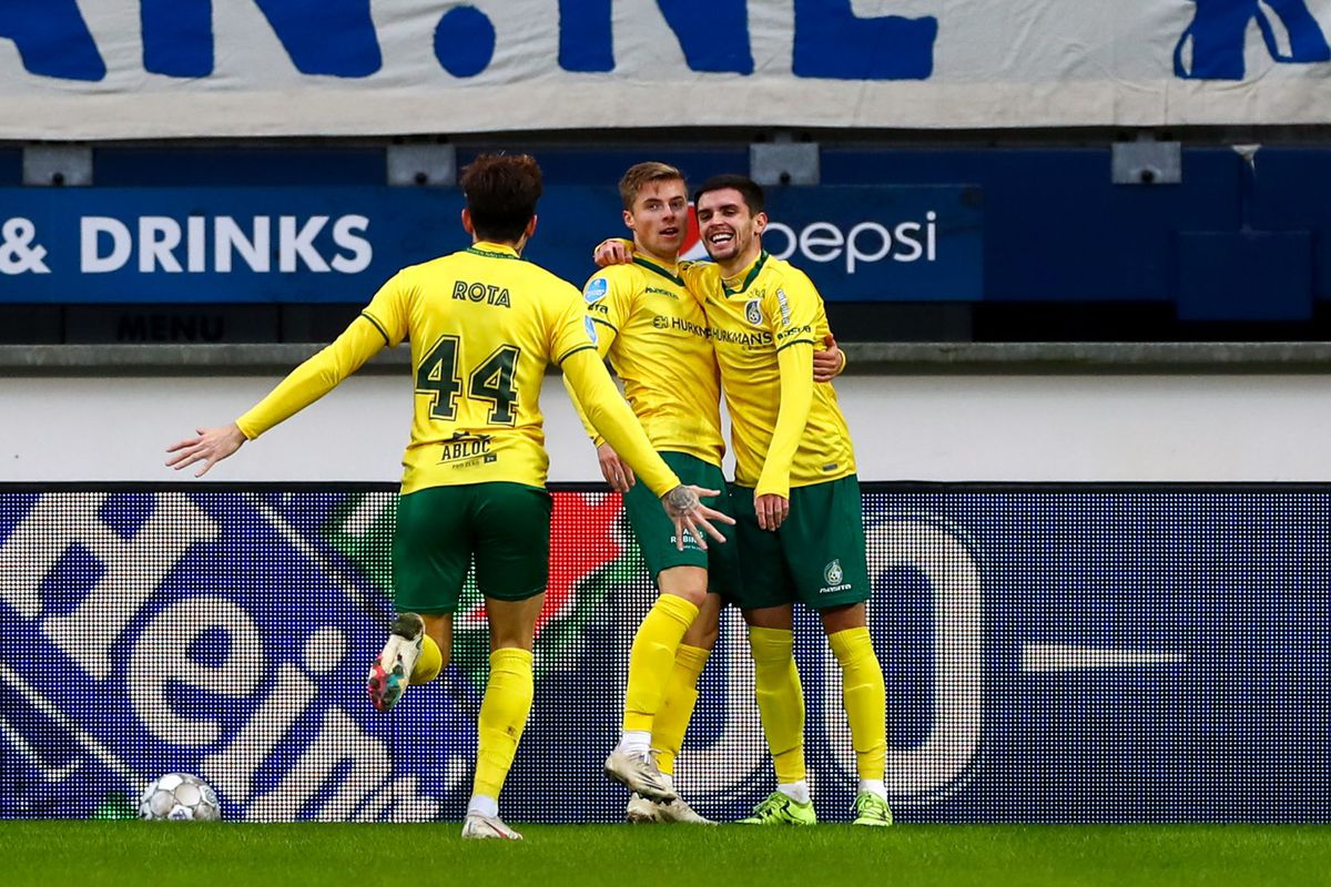 Wat gebeurt er in Heerenveen?! Fortuna Sittard trakteert thuisploeg voor rust al op een jantje