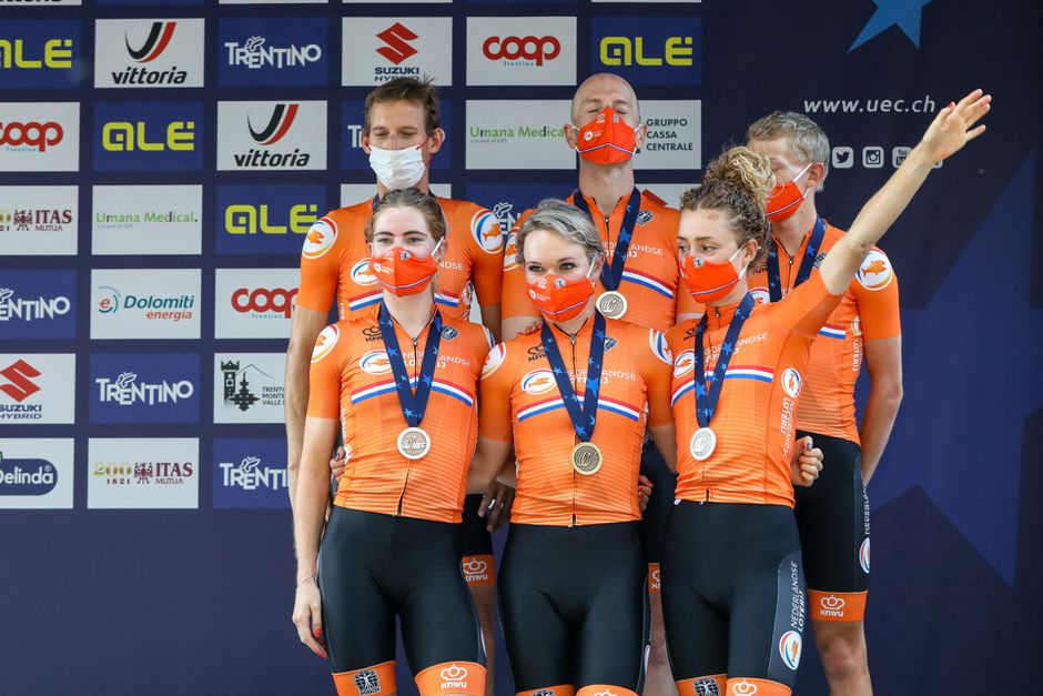 Droomafscheid voor Tony Martin tijdens gemengde tijdrit op het EK, Nederland pakt zilver