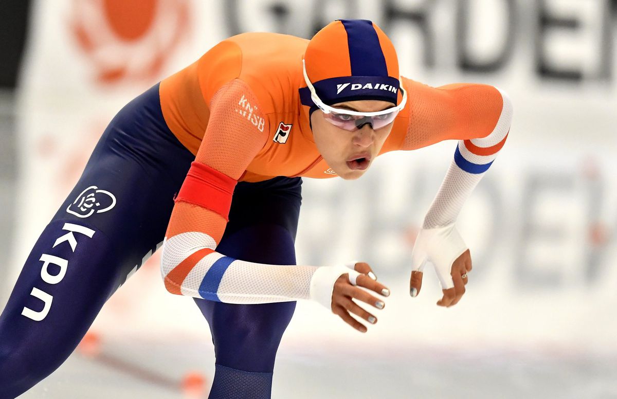Kodaira wint WK-goud op 500 meter, Nederlanders rijden PR maar grijpen naast medaille