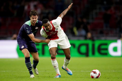 Op deze zender kijk je vanavond naar Ajax, AZ en PSV