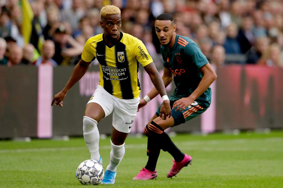Chelsea gaat Vitesse helpen bij onderzoek naar nieuwe knieblessure Musonda