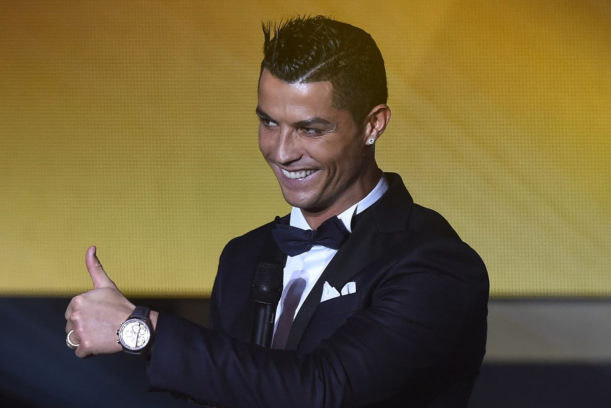 Cristiano Ronaldo wint Ballon d'Or (video)