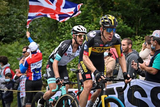 📸 | Steven Kruijswijk fietste met kapotte achtervork de etappe uit: 'Het gaat kloten'