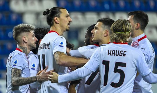 🎥 | Ibra is back! Zlatan schiet bij terugkeer in basis gelijk raak