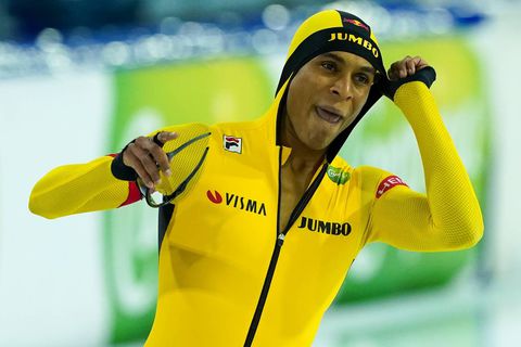 N'tab snelt naar winst op de 500 meter, Verbij weer onderuit