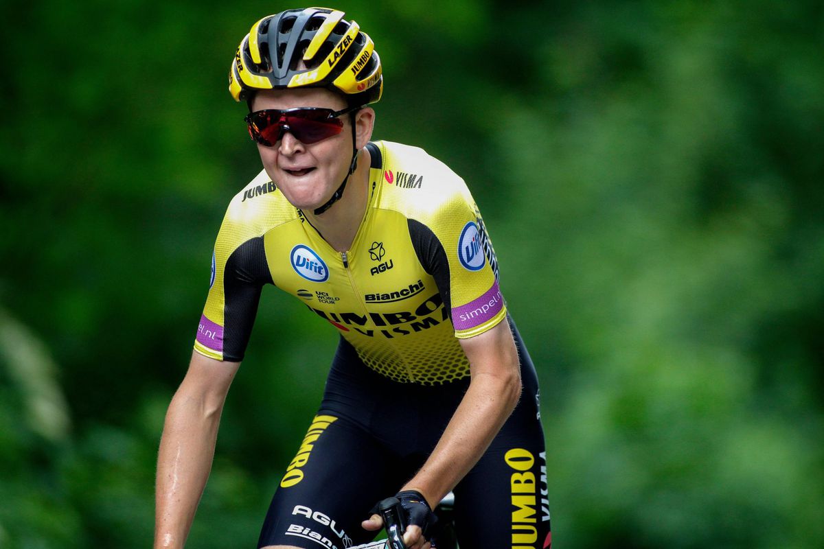 Antwan Tolhoek rijdt in z'n eentje naar heerlijke zege in Ronde van Zwitserland