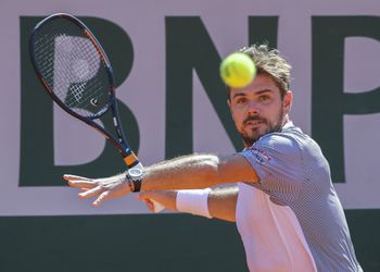 Wawrinka naar kwartfinales na zinderend gevecht tegen Tsitsipas