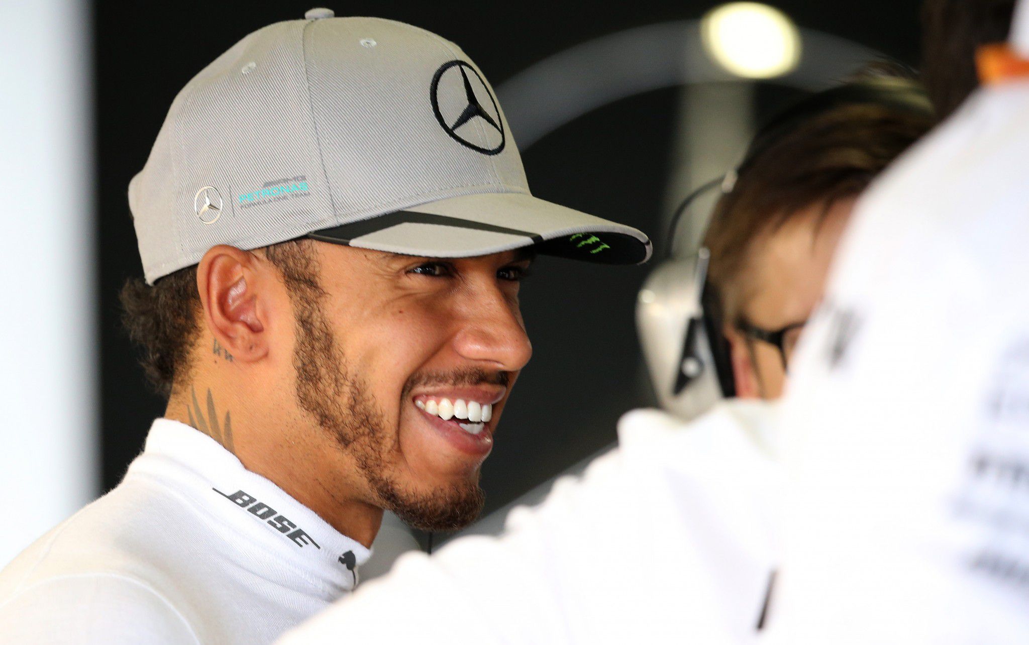 Mercedes-teambaas Wolff Neemt Het Op Voor Hamilton: 'Hij Domineerde Het ...