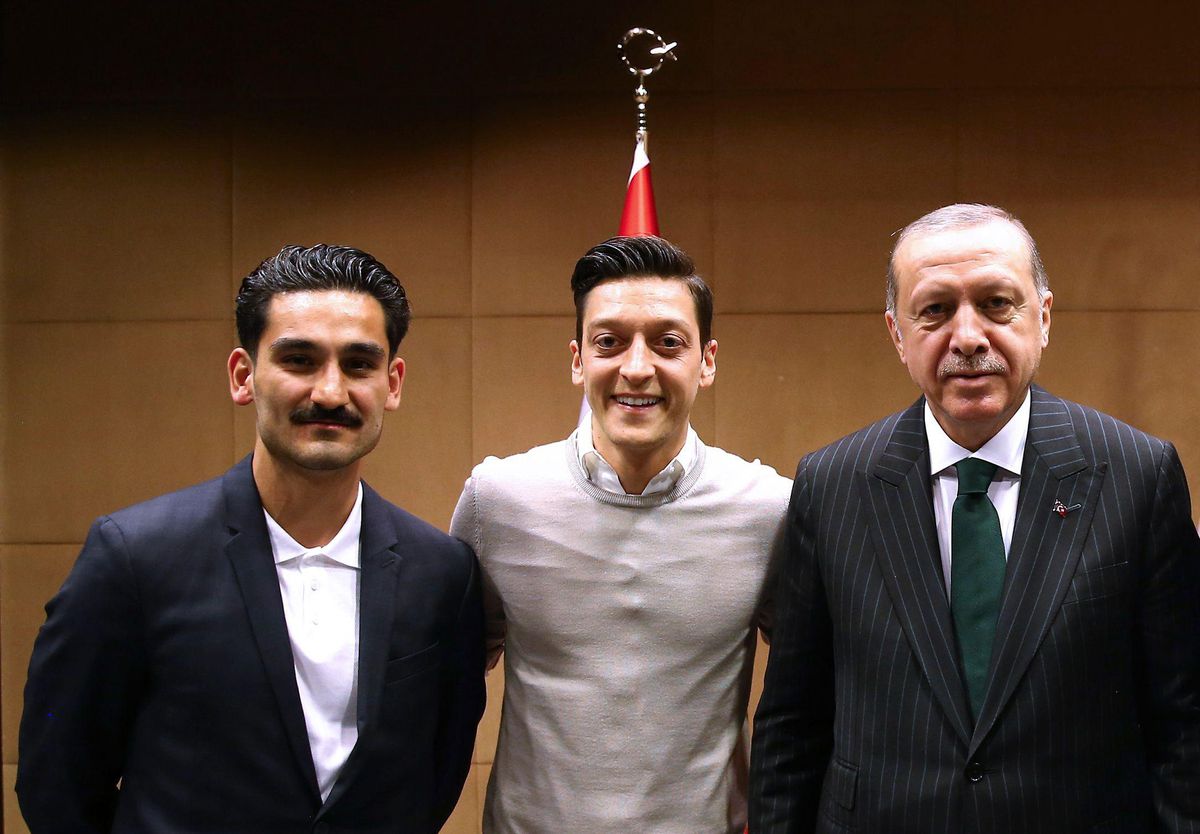 DBF-baas wil dat Özil zich uitspreekt over ontmoeting met Turkse president