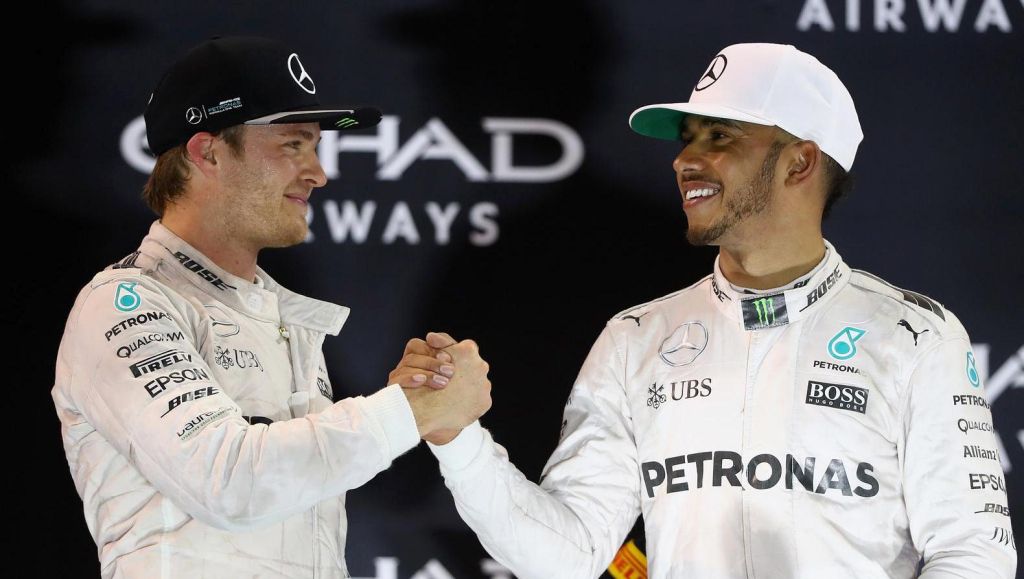 Mercedes in dubio over 'tactische' Hamilton: wel of geen straf?