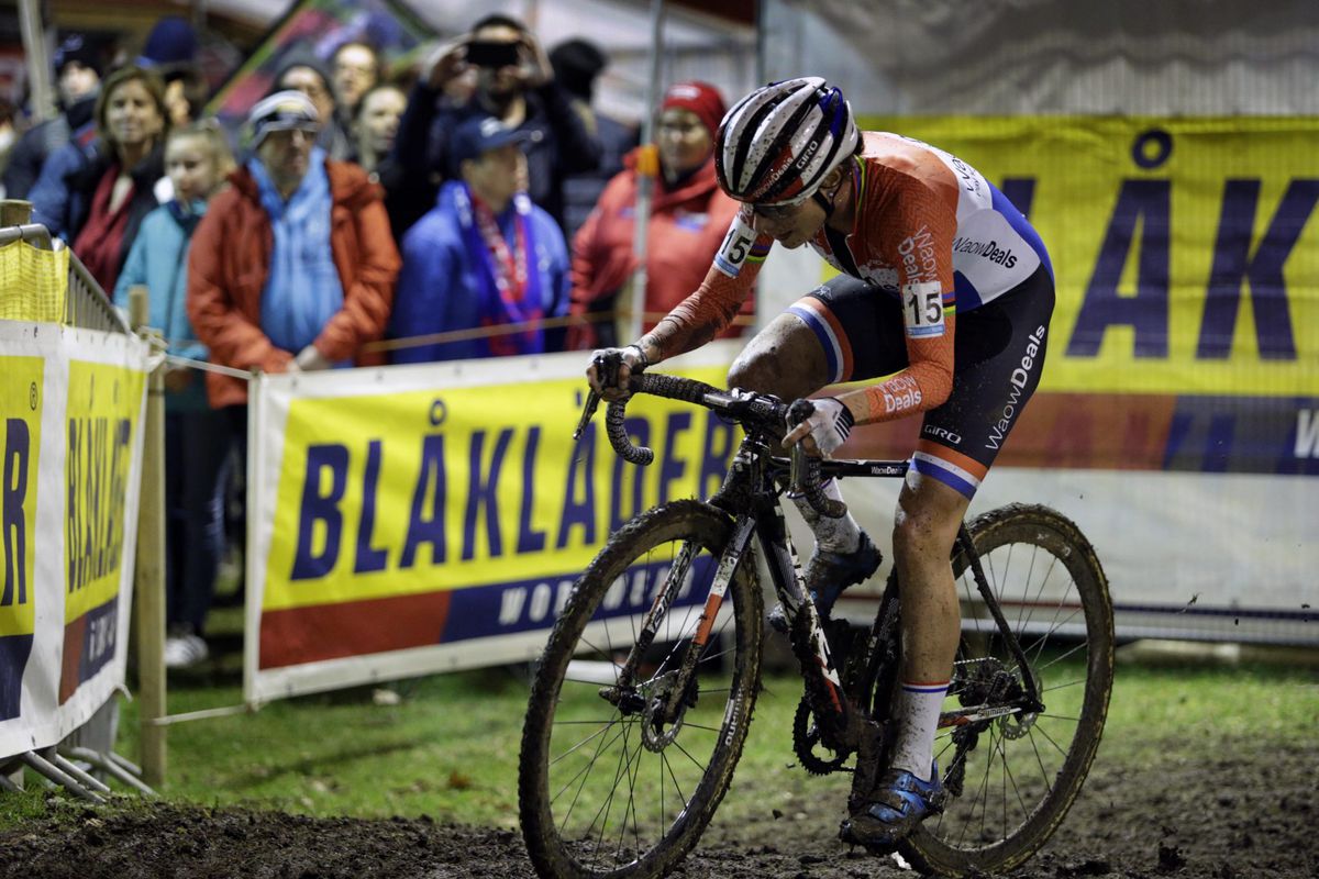 Herstelde Marianne Vos aan de start in wereldbeker Hoogerheide