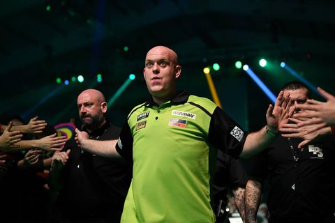 Michael van Gerwen reageert op nieuwe stand: 'Daar waar ik thuishoor'