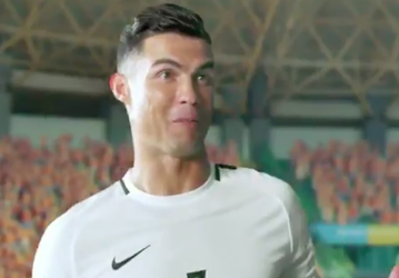 Serieus? Cristiano Ronaldo speelt rolletje in slechtste reclamespotje ooit (video)