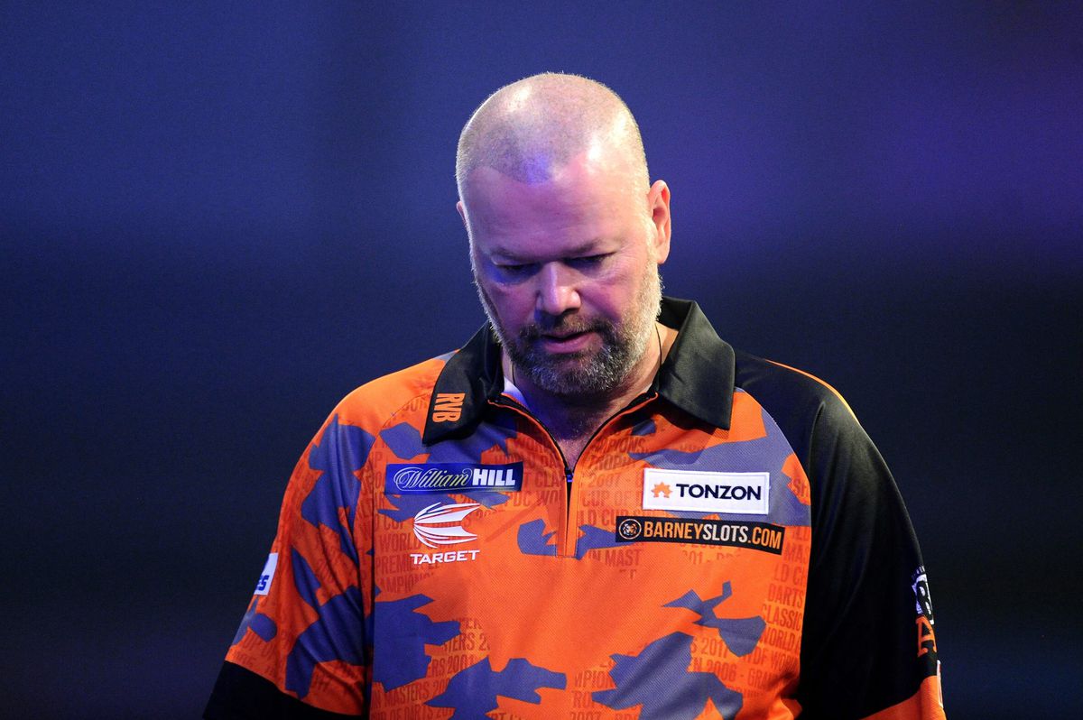 NEE! Carrière Van Barneveld zit erop na dramatisch verlies tegen Young