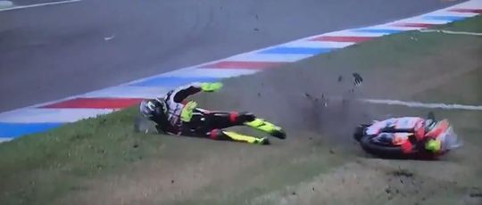 WOW! Zieke crash van Baldassarri tijdens TT Assen