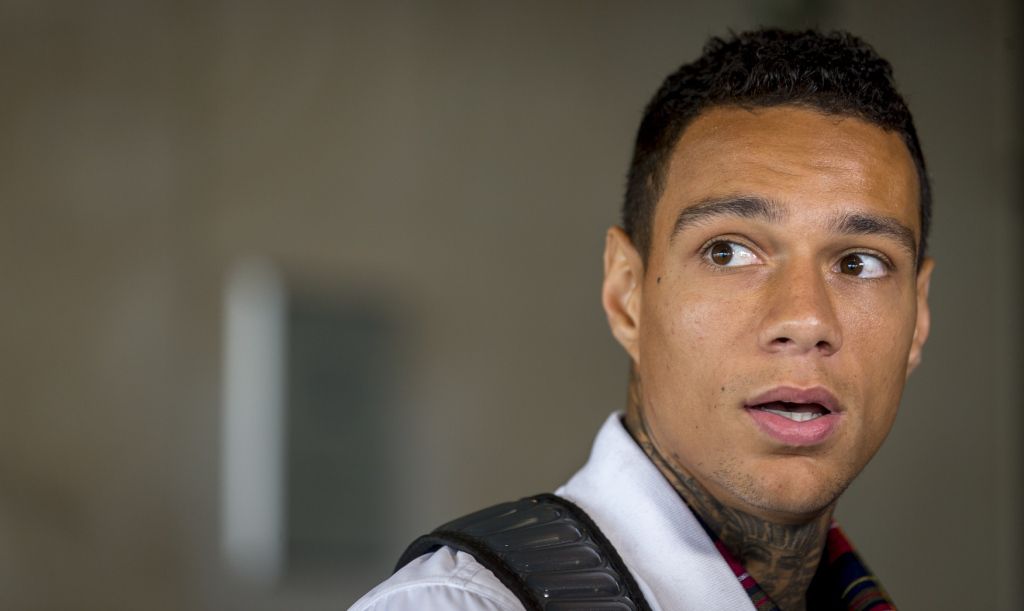 Van der Wiel en Bertram verwachten 1e kindje (foto)