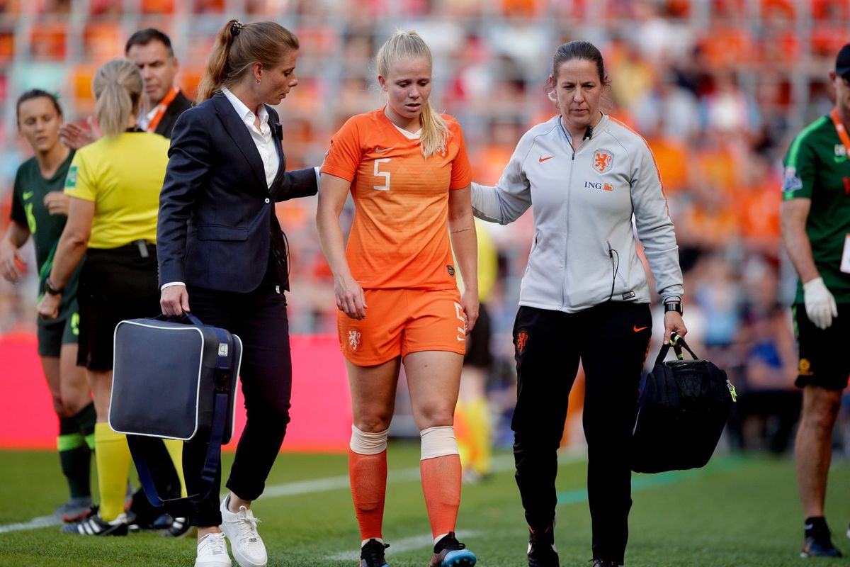 Van Es moet onder het mes, WK onzeker voor Oranje Leeuwin